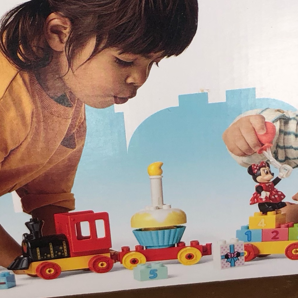 GIFTAbLE Lego Duplo Mickey Birthday Train. Age 2+